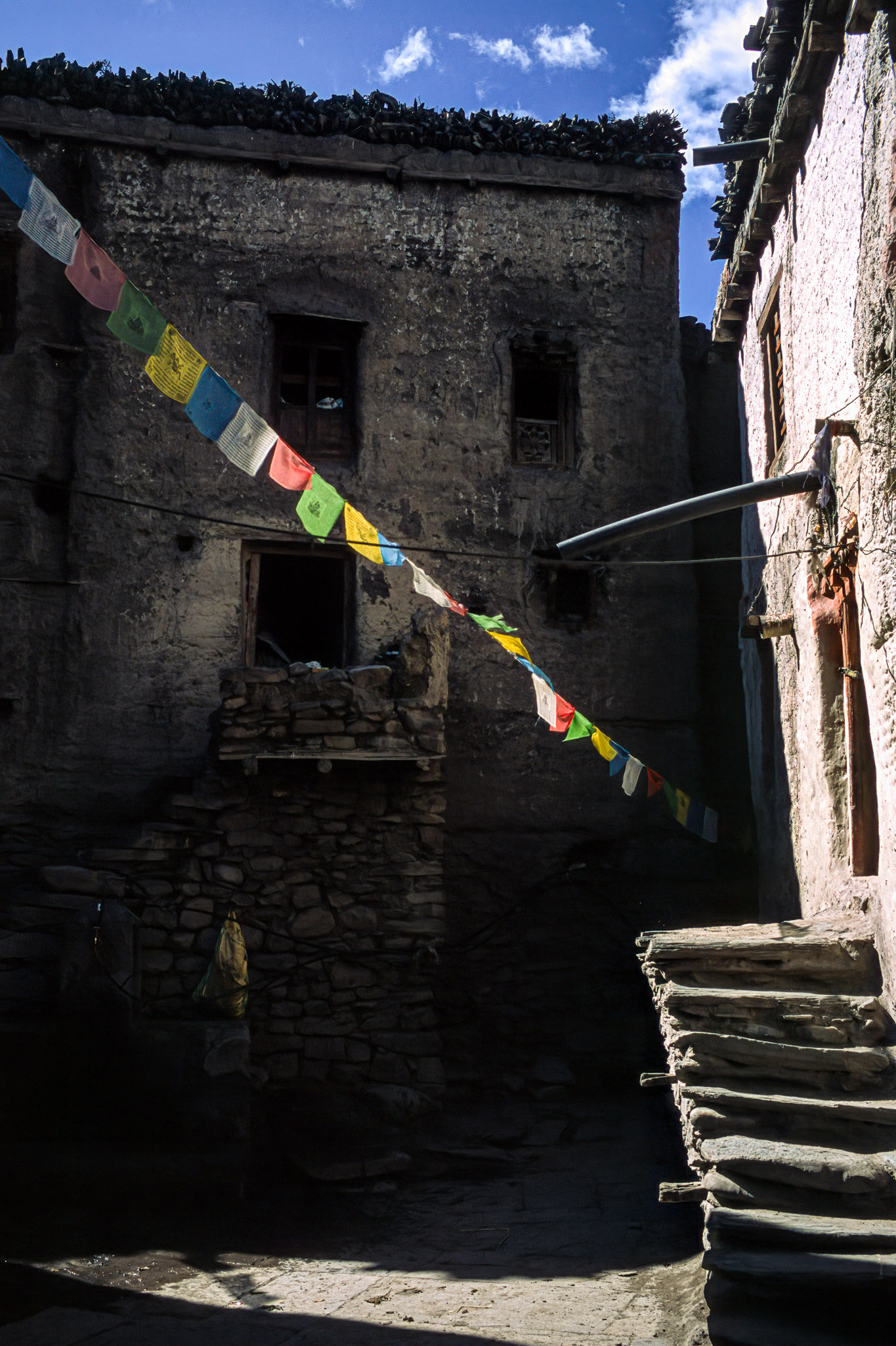 162008