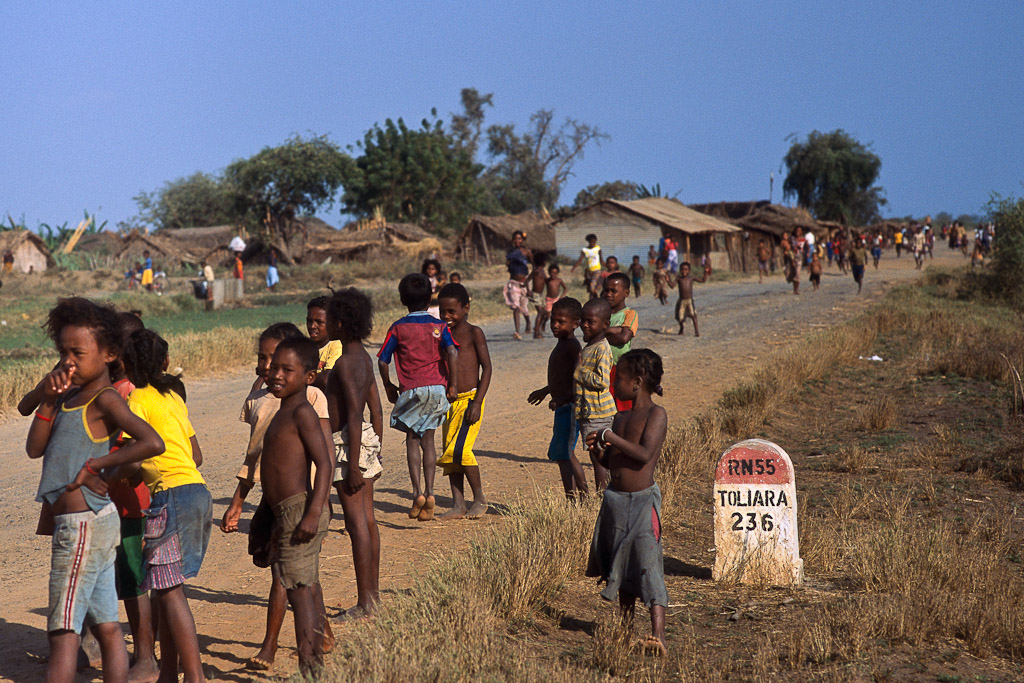 Sur la route de Morombe